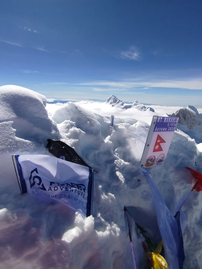 27.09 в 9-17 поднялись на вершину Манаслу manaslu2025nepalredfox_outdoort.me-PivcovTeam (1).jpg