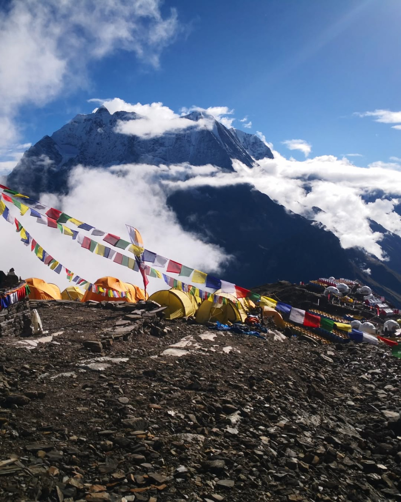 Солнце! Сегодня впервые открылся вид на гору из базового лагеря.t.me-PivcovTeam manaslu2025nep (2).jpg