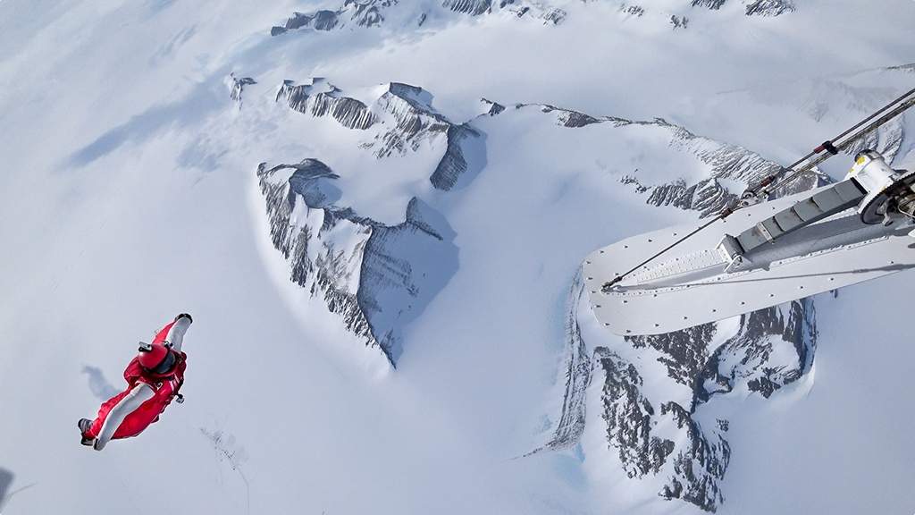 Antarctica_Wingsuit-3_новый размер.jpg